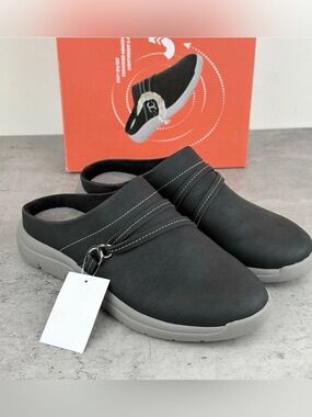 Women’s JSport Slip On Gina Mule Shoes New In Box Size 7 Black Clogs
